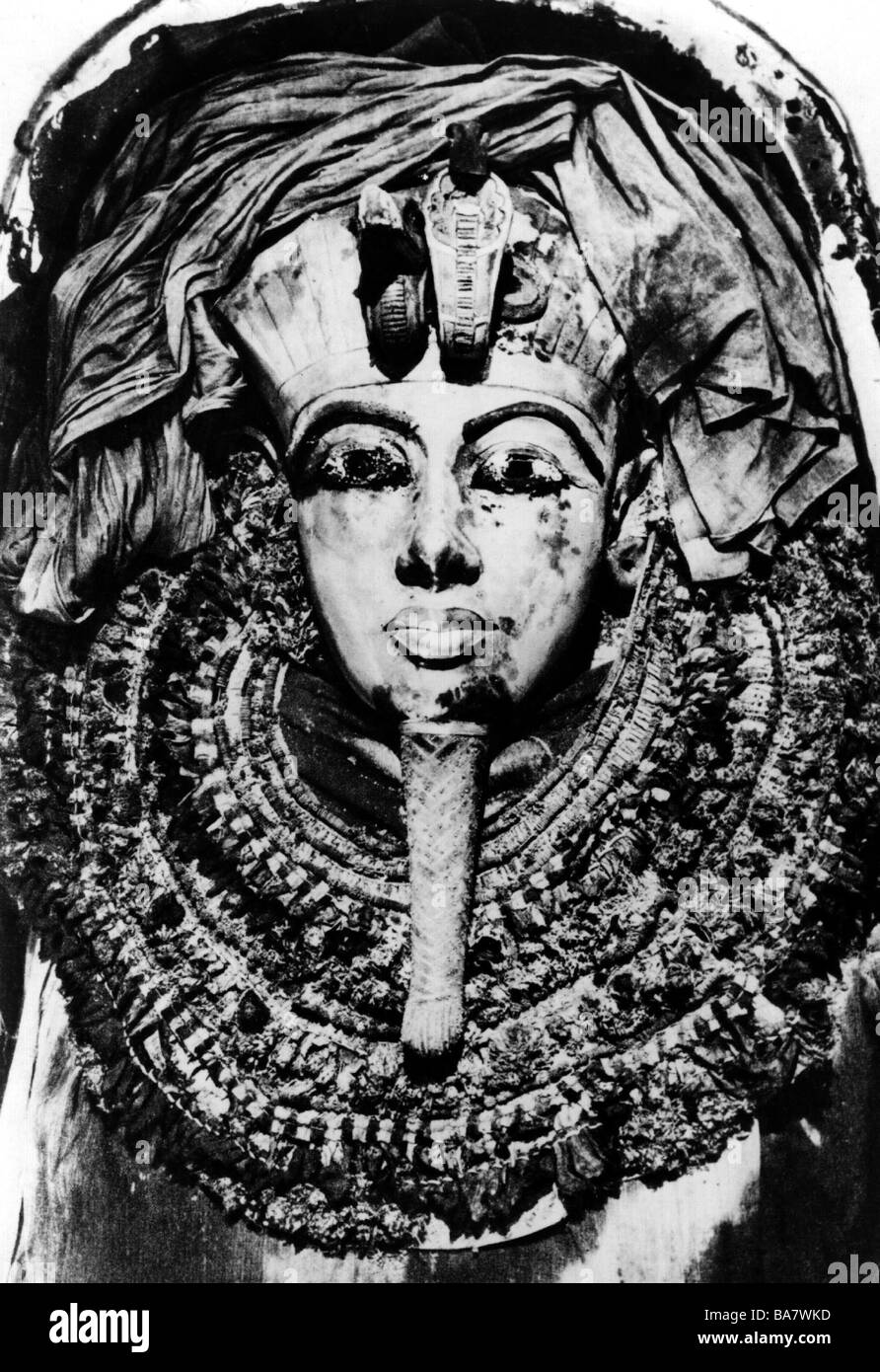 Toutankhamun, roi d'Egypte, 1333 - 1323 av. J.-C., 18ème dynastie, tombe dans la vallée des Rois, momie avec masque de mort dans le sarcophage (détail), Banque D'Images