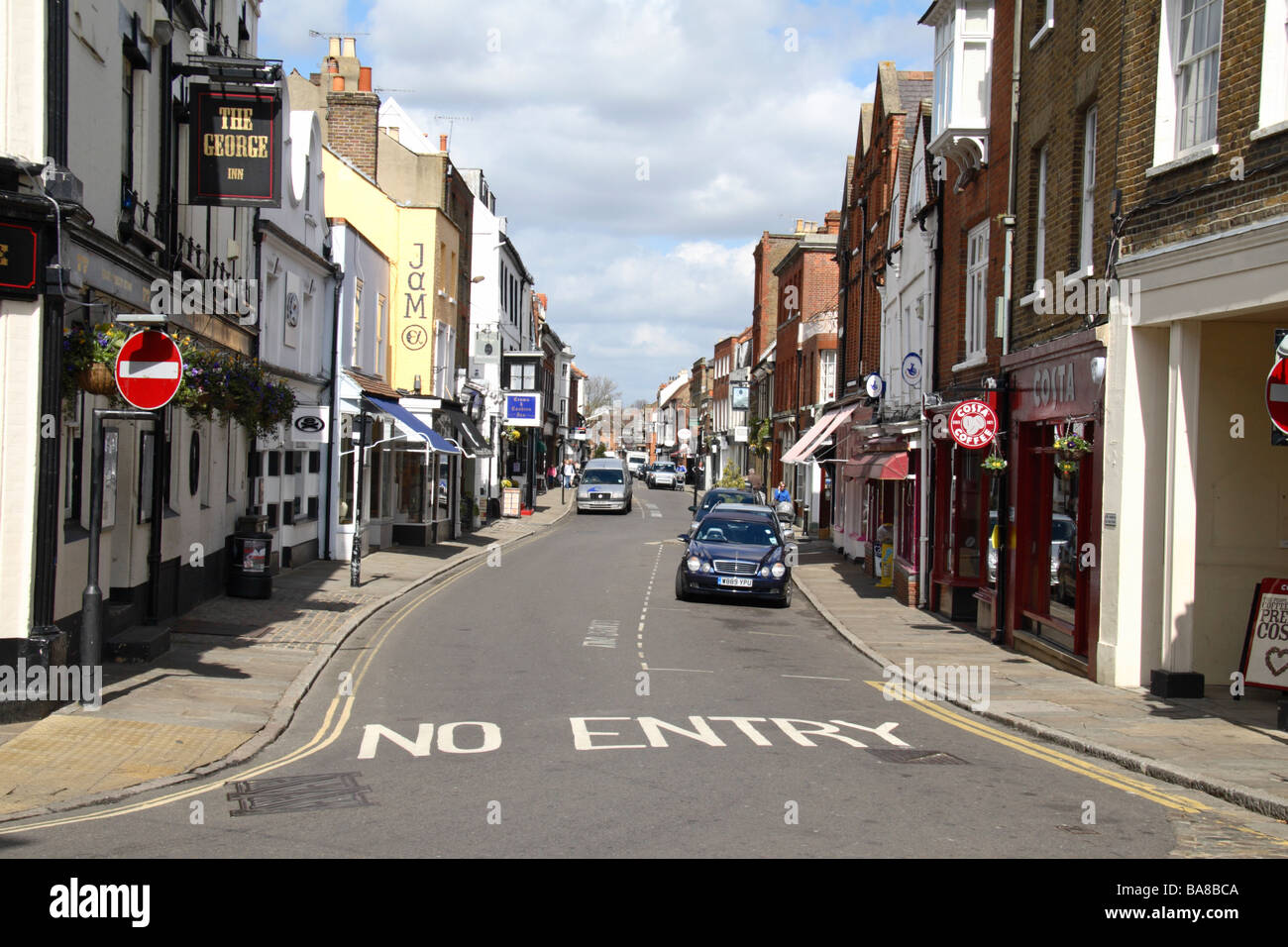 Regardant vers le bas de la rue haut Eton, Windsor, Berkshire. Banque D'Images