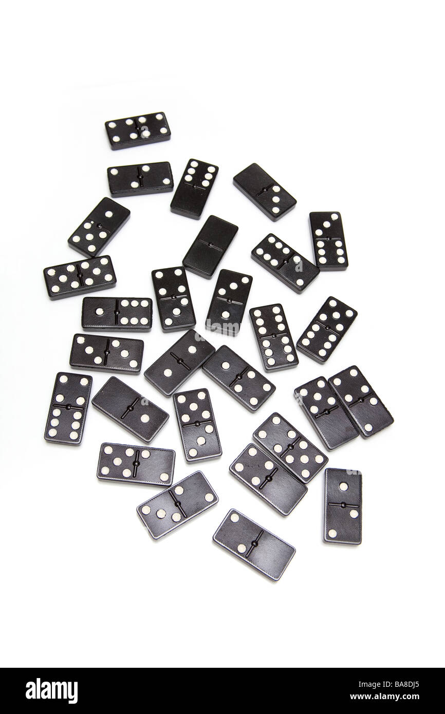 S Domino isolé sur un fond blanc studio Banque D'Images