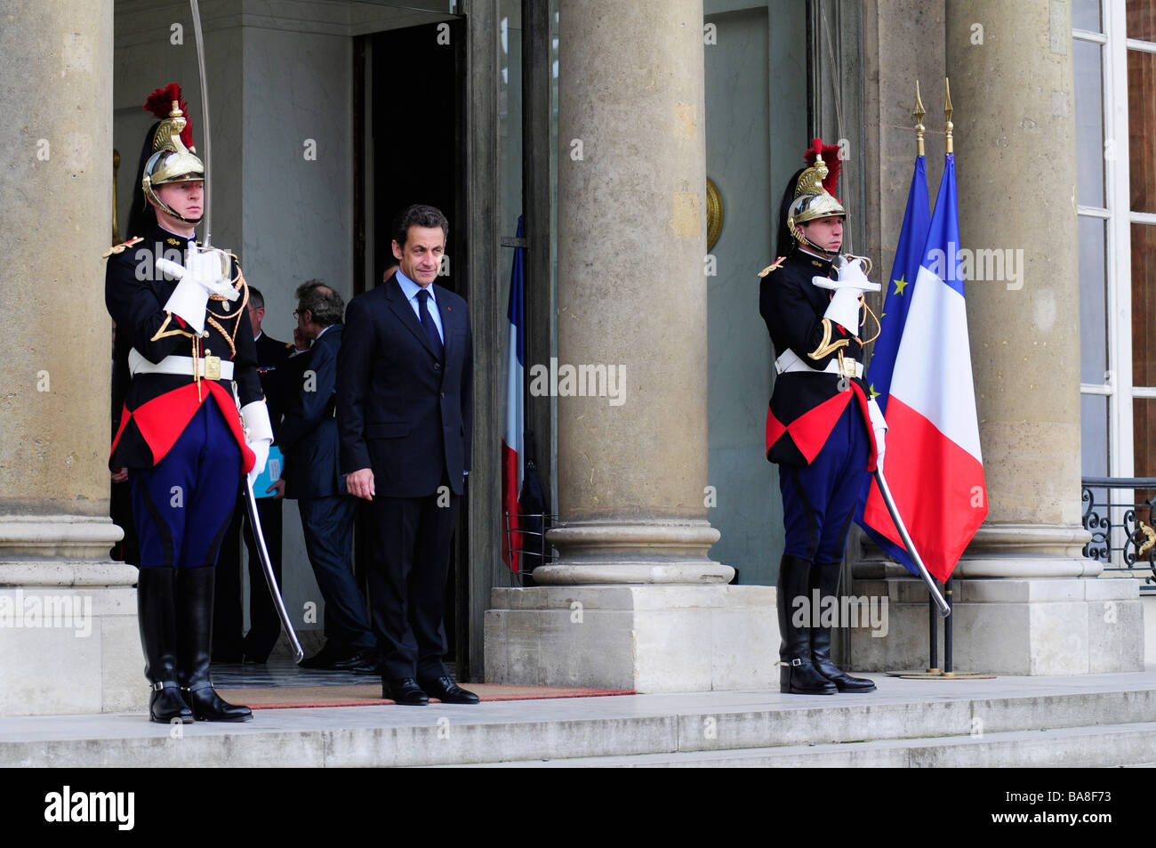 Le président français Nicolas Sarkozy à l'entrée de l'Elysée à Paris, France. Banque D'Images