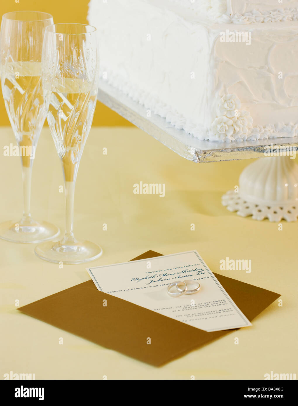 Invitation de mariage et des gâteaux Banque D'Images