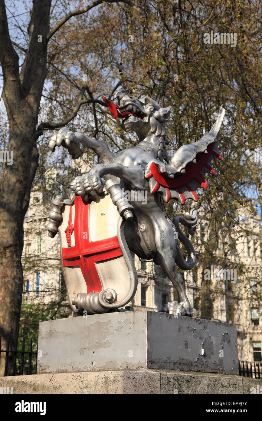 Dragon Sculpture à Victoria Embankment [Ville de Londres] Angleterre Banque D'Images