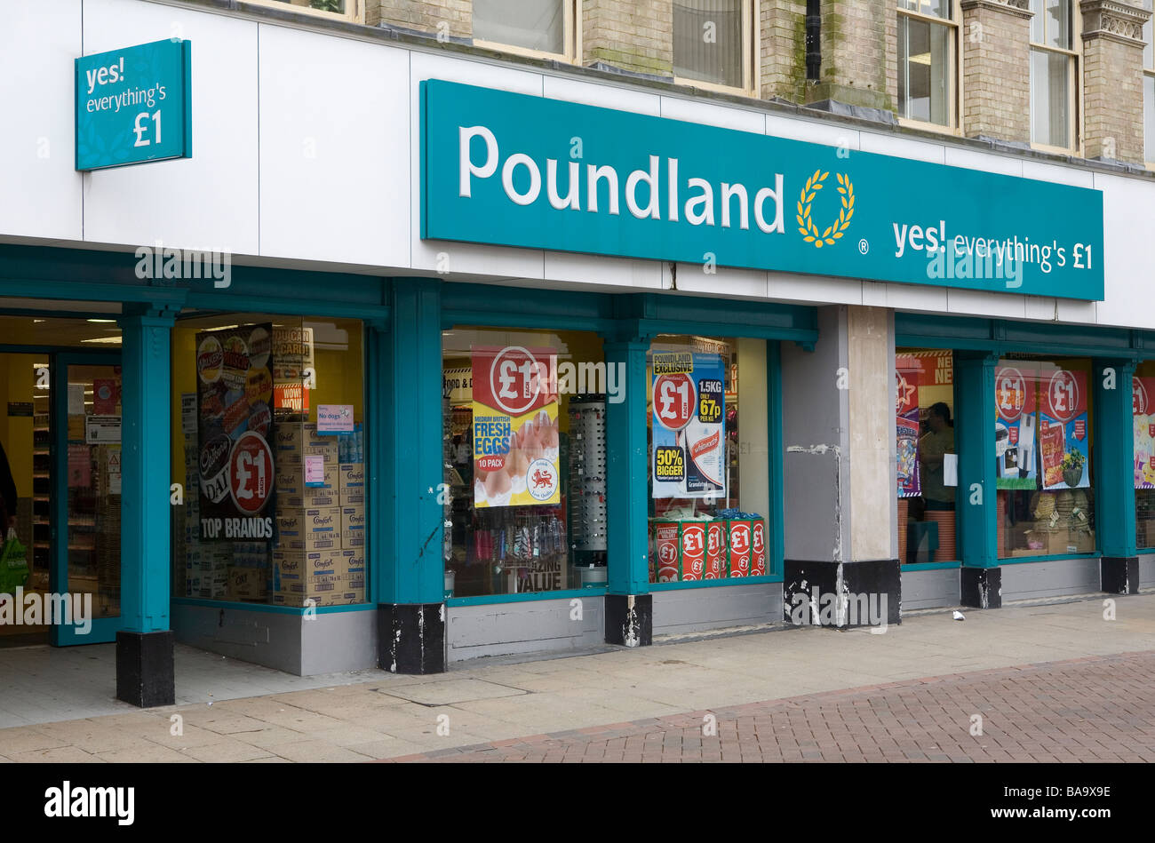 Vue générale de Poundland Pound Shop à Ipswich High Street East Anglia Suffolk Banque D'Images