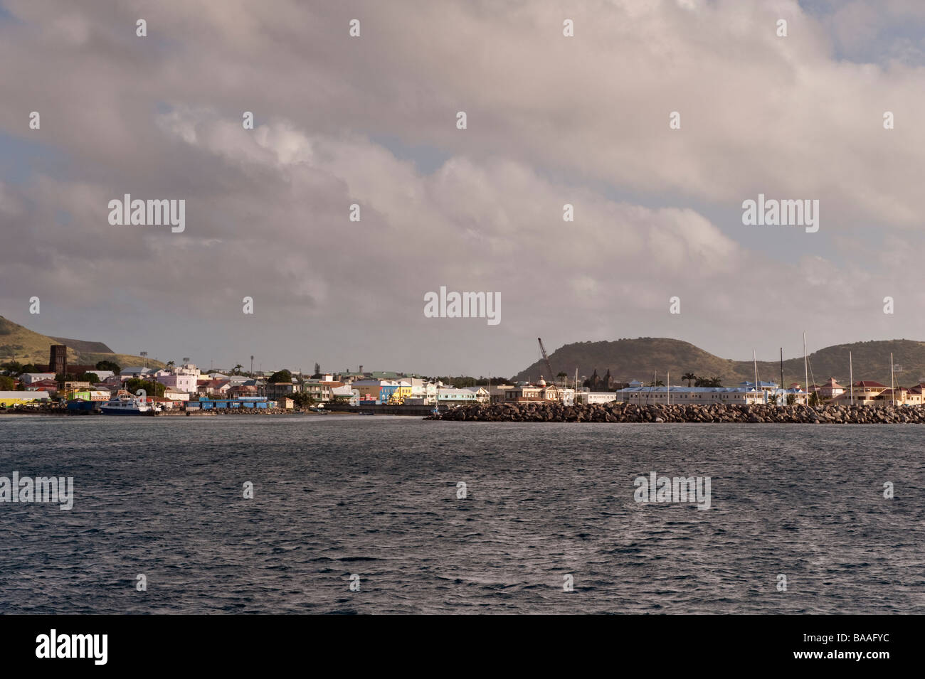 Basseterre la capitale de St Kitts photographié de l'étranger Banque D'Images