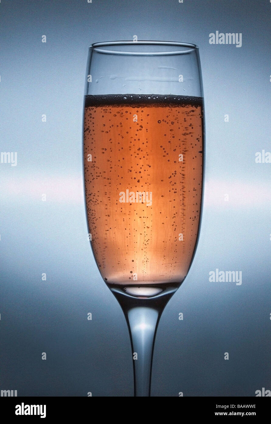Verre de champagne rose Banque D'Images