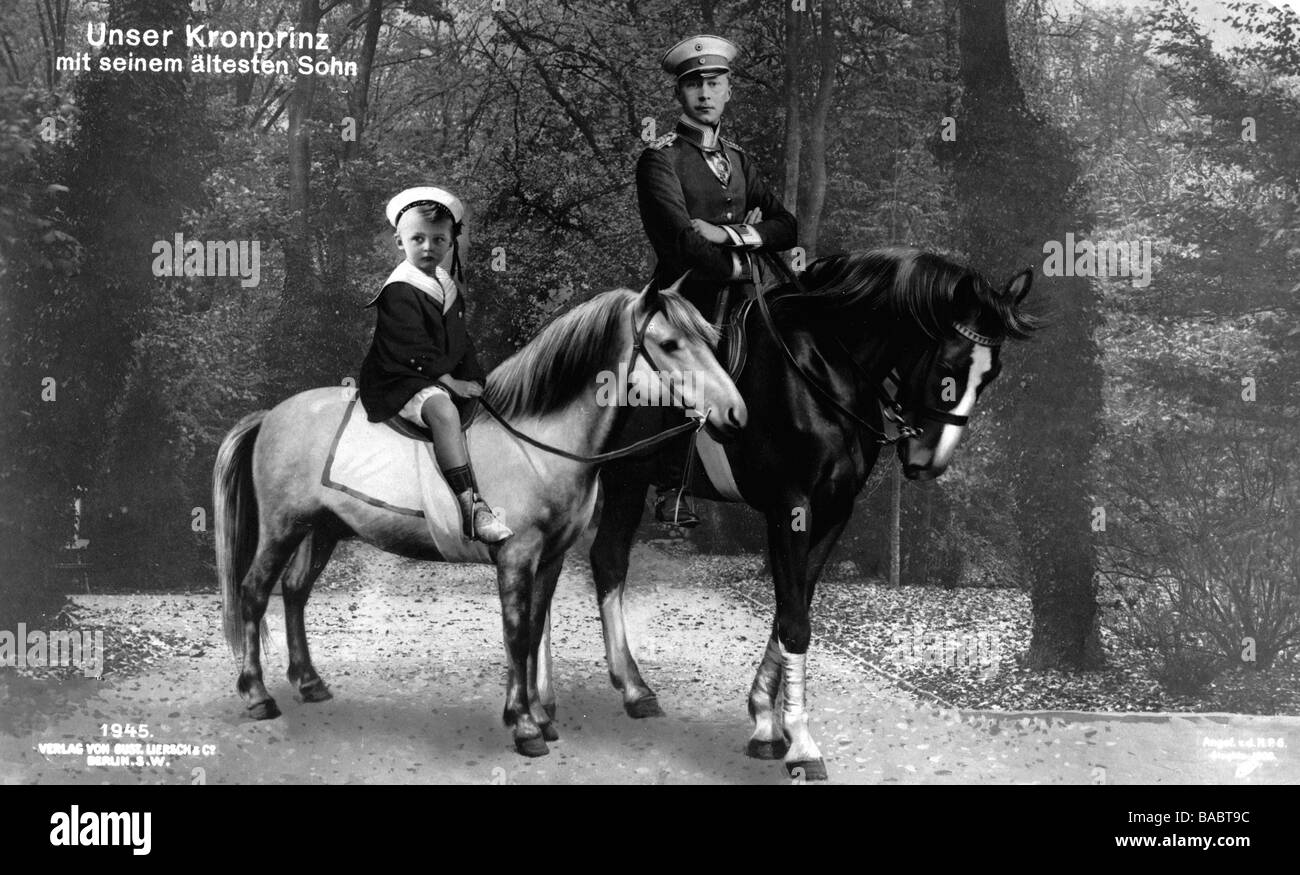 William, 6.5.1882 - 20.7.1951, prince héritier allemand 1888 - 1918, avec son fils Wilhelm Friedrich à cheval, carte postale, 1908, photomontage, pleine longueur, Banque D'Images