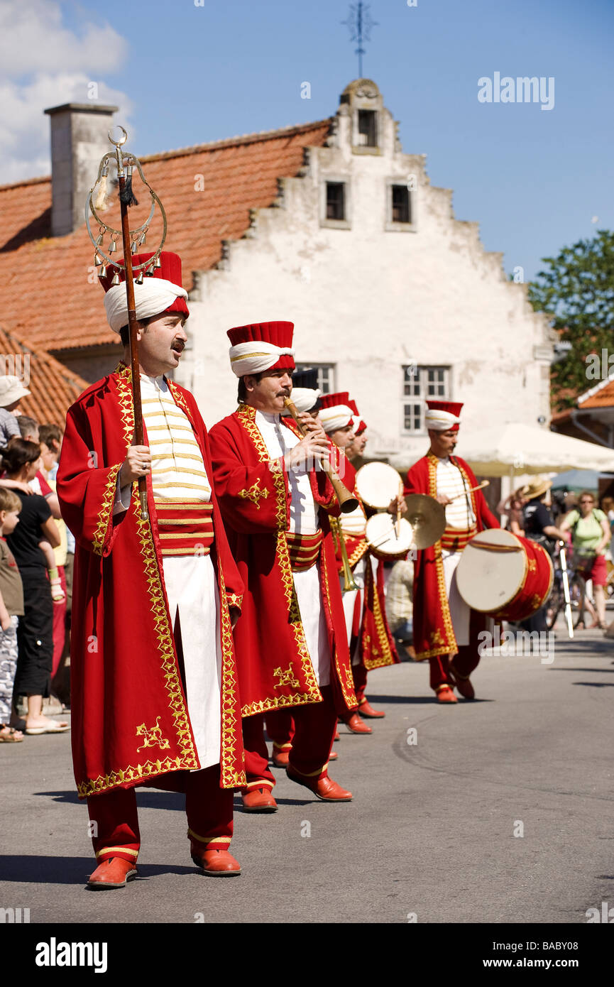 Estonie (pays baltes), l'île de Saaremaa, Village de Kuressaare, summer festival, musiciens turcs Banque D'Images