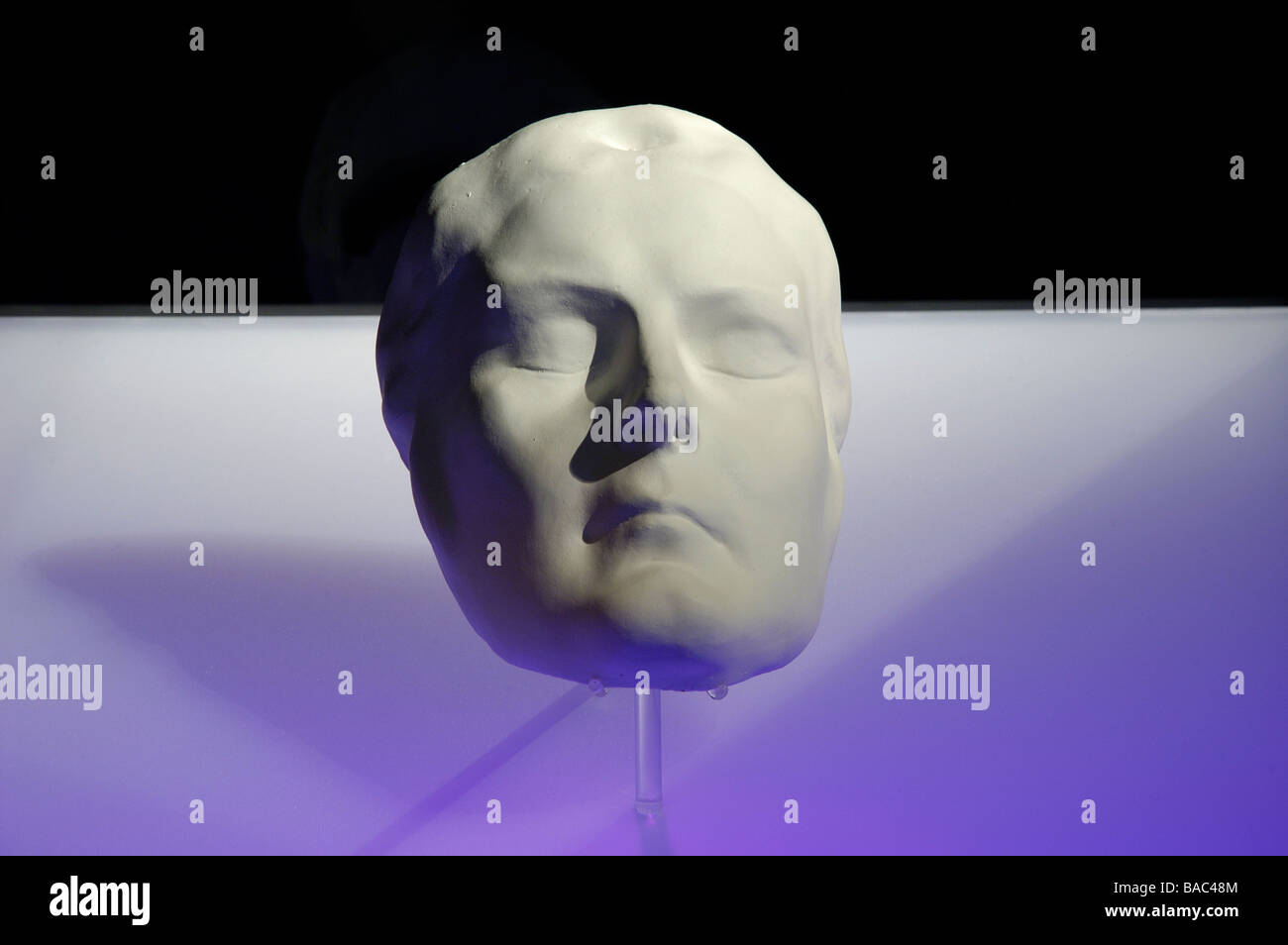 Masque de mort de l'Impératrice Sisi au Musée de Sissi à Vienne Photo Stock  - Alamy