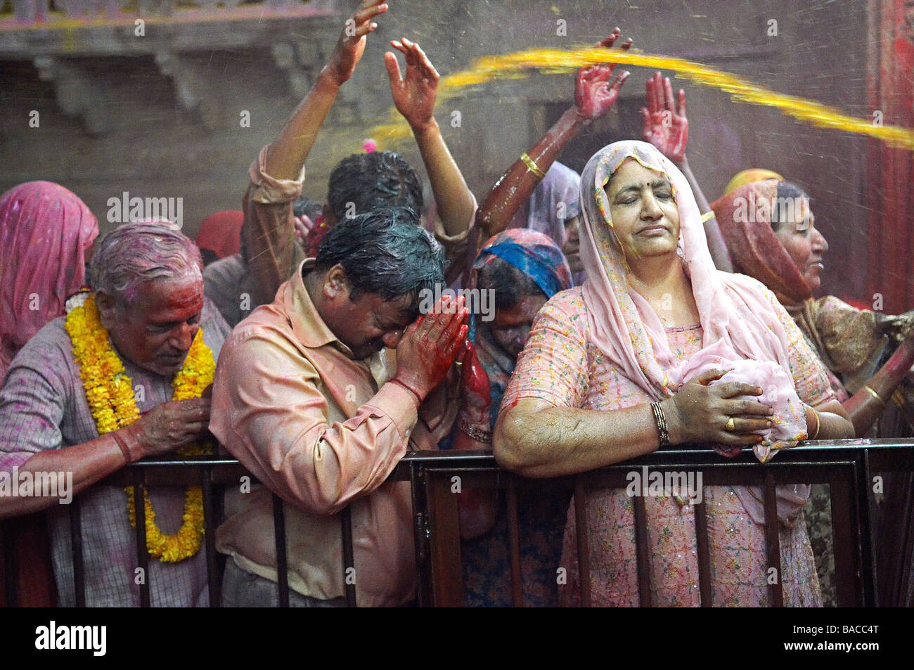 L'Inde, Uttar Pradesh, temple dédié au dieu Krishna, Holi Festival, festival du printemps et couleur Banque D'Images