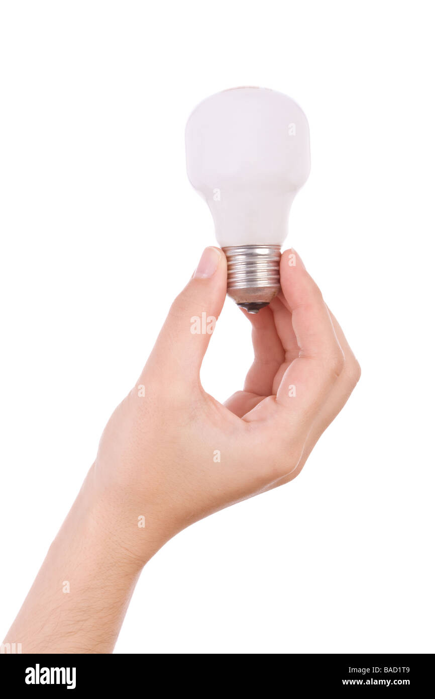 Main tenant une ampoule à incandescence isolated on white Banque D'Images