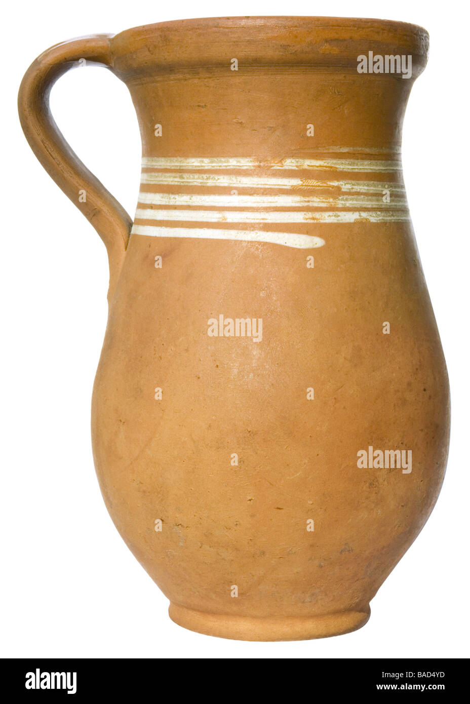 Clay pitcher isolated with clipping path Banque D'Images