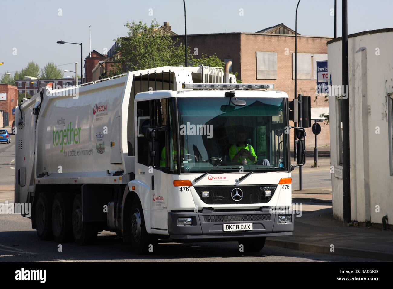 Veolia Propreté collecte des déchets dans un camion de la ville du  Royaume-Uni Photo Stock - Alamy