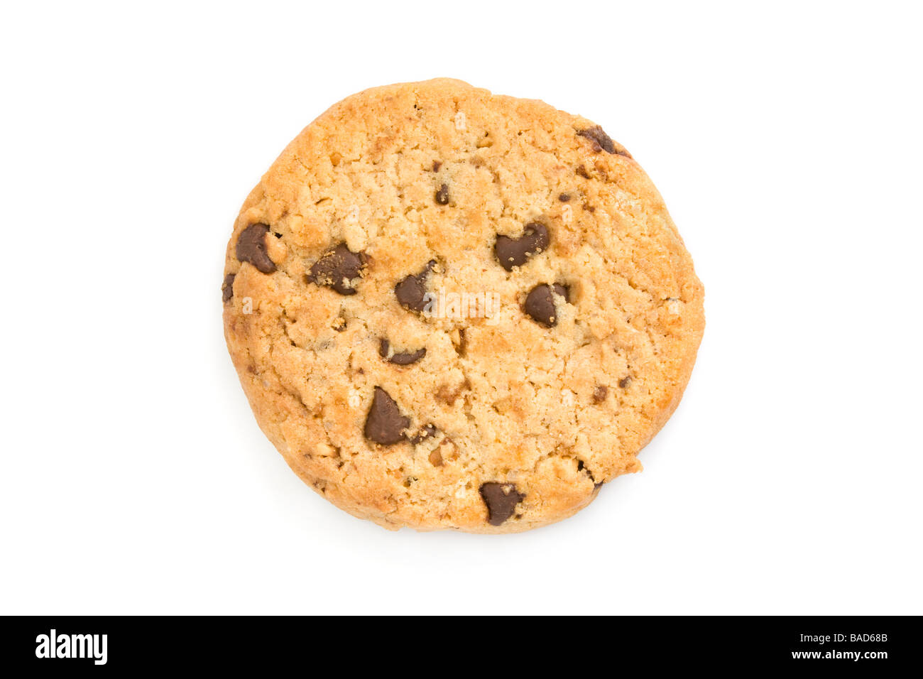 Chocolate chip cookie isolé sur fond blanc Banque D'Images