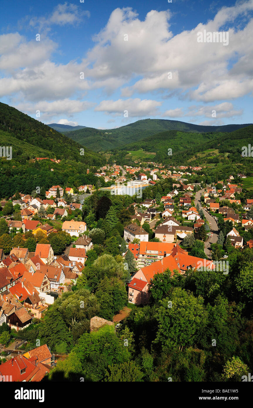 Vue de Kaysersberg du château de Kaysersberg, Haut-Rhin, Alsace, France Banque D'Images