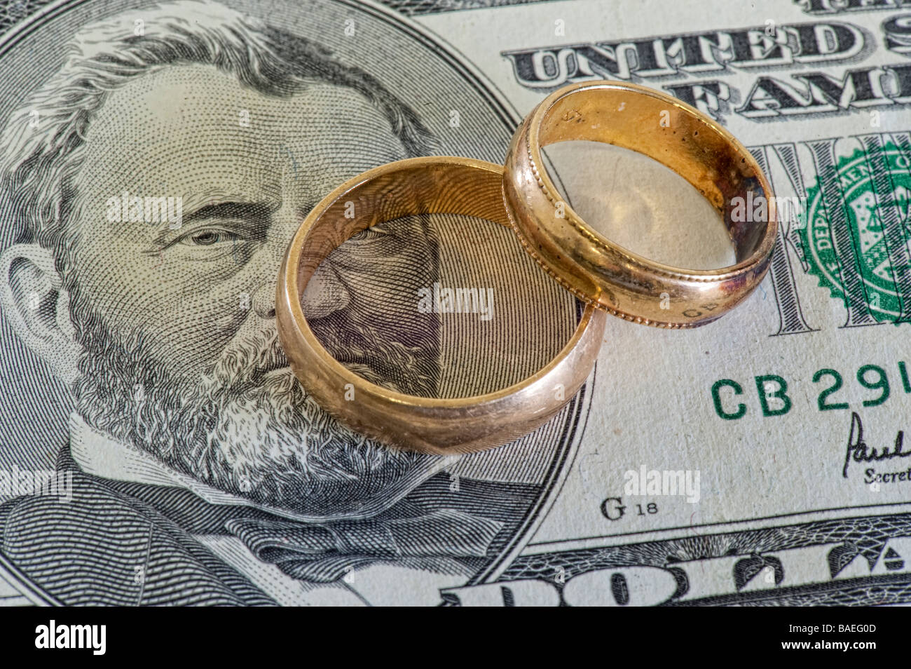 Deux bandes de mariage sur 50,00 $ Loi Banque D'Images