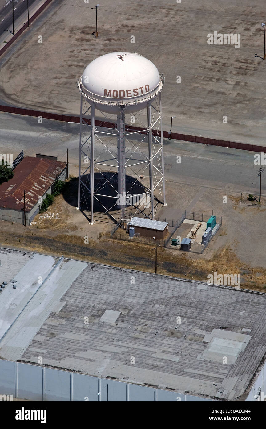 Vue aérienne au-dessus de Modesto California Water tower Banque D'Images