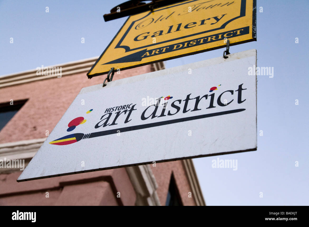 Mexique San Jose del Cabo signe avec flèches indiquant art district historique ville mexicaine en anglais Banque D'Images