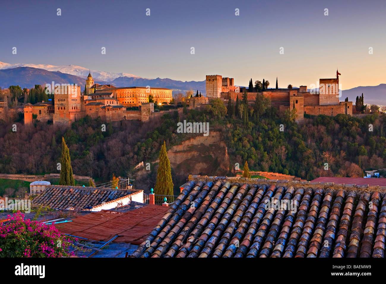 L'Alhambra (Alhambra) une citadelle mauresque et palace désigné Site du patrimoine mondial de l'UNESCO en 1984. Banque D'Images