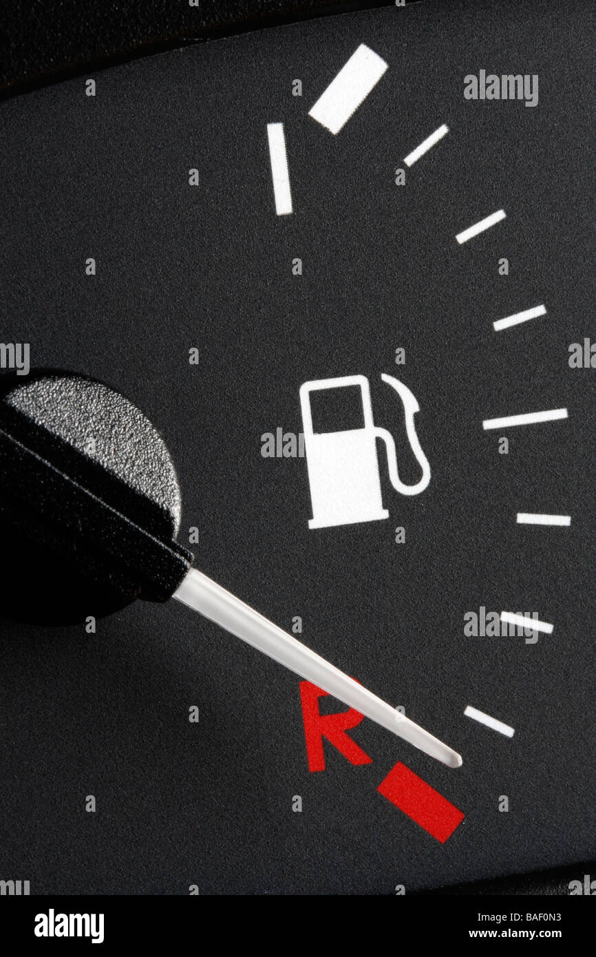 Jauge de carburant du véhicule Banque D'Images