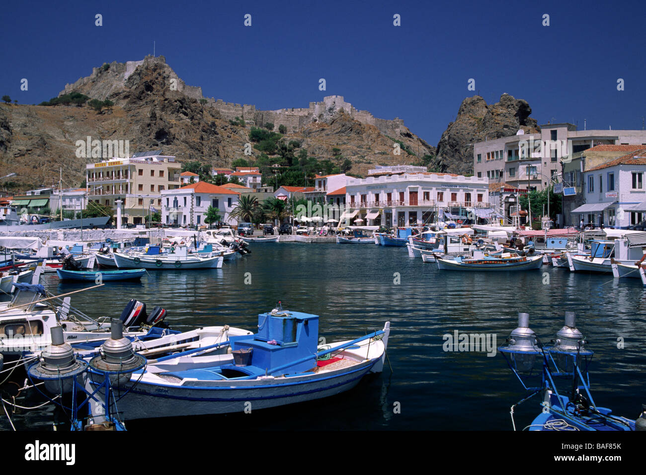 La Grèce, le nord-est de l'îles de la mer Égée, Lemnos, myrina, port et château Banque D'Images