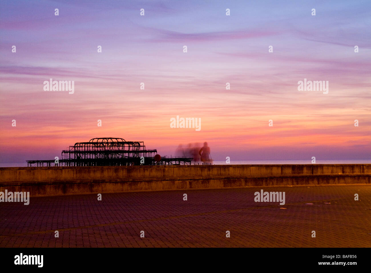 Le Brighton and Hove, scènes de rue la nuit Banque D'Images