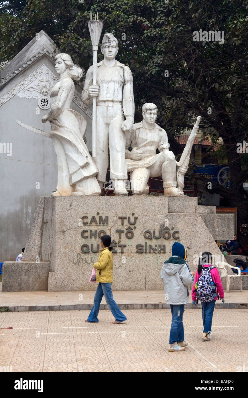 Un monument de soldats vietnamiens à Hanoi Vietnam Banque D'Images