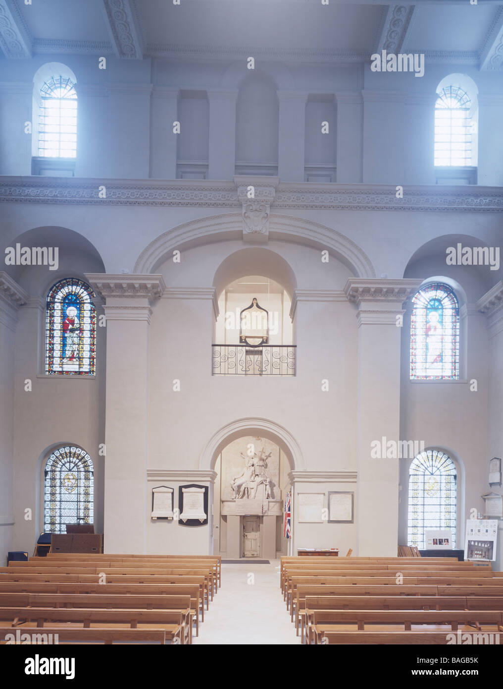 Eglise St Georges, Londres, Royaume-Uni, Hawksmoor et Molyneux Kerr, église St Georges de vue ouest. Banque D'Images