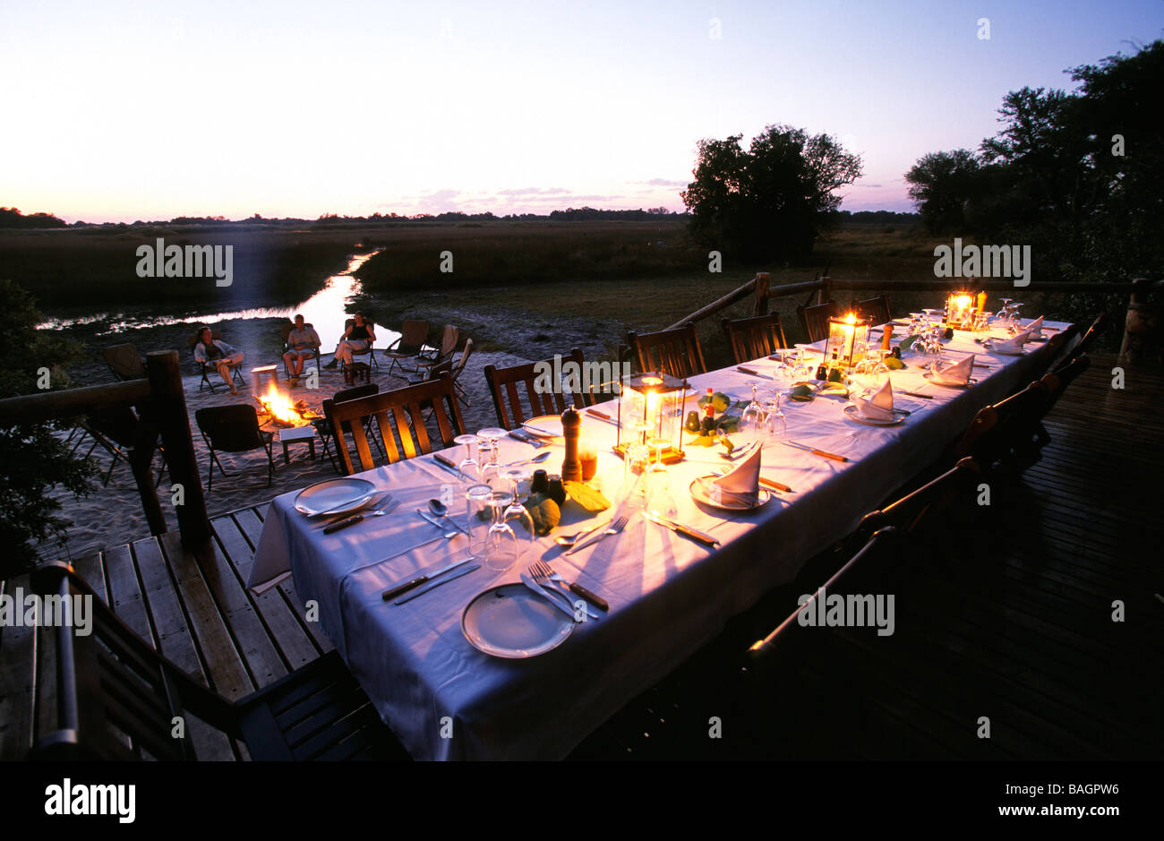 Le Botswana, District Nord-Ouest, Désert du Kalahari, Delta de l'Okavango, Kanana Camp au crépuscule Banque D'Images