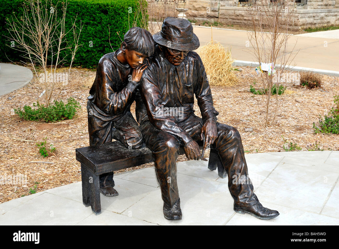 Une sculpture intitulée Le Whittler, par Jo Saylors, sur le terrain de l'hôtel Quality Inn à Ponca City, Oklahoma, USA. Banque D'Images