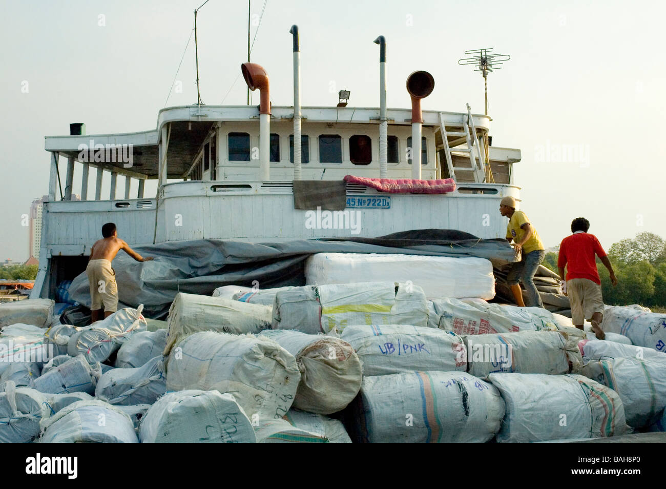 Voiliers Pinisi à Sunda Kelapa , Jakarta , Indonésie Banque D'Images
