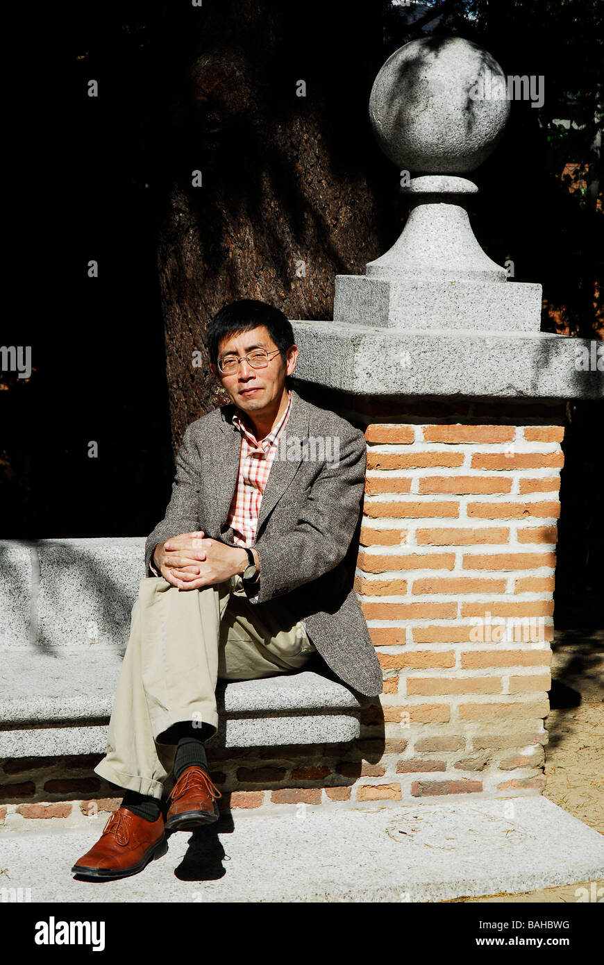 Bei Dao poète chinois pseudonyme de Zhao Zhenkai en Residencia de Estudiantes Madrid Espagne Avril 2009 Banque D'Images