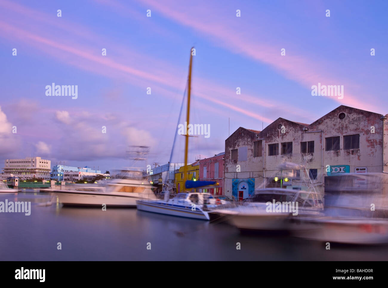 Coucher de soleil sur le port de carénage à Bridgetown, Barbade, "West Indies" Banque D'Images