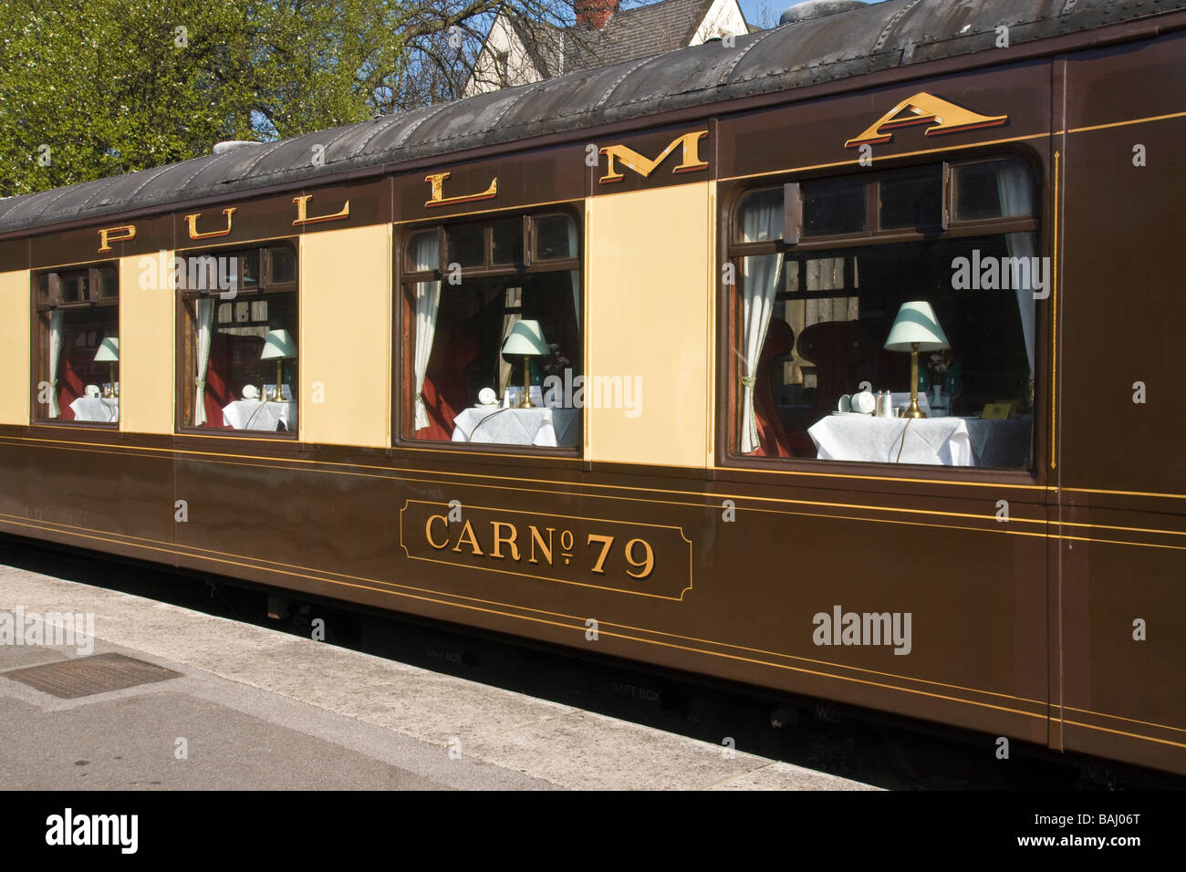 Location de salle à manger d'un chariot Pullman à Grosmont, North York Moors railway. Banque D'Images