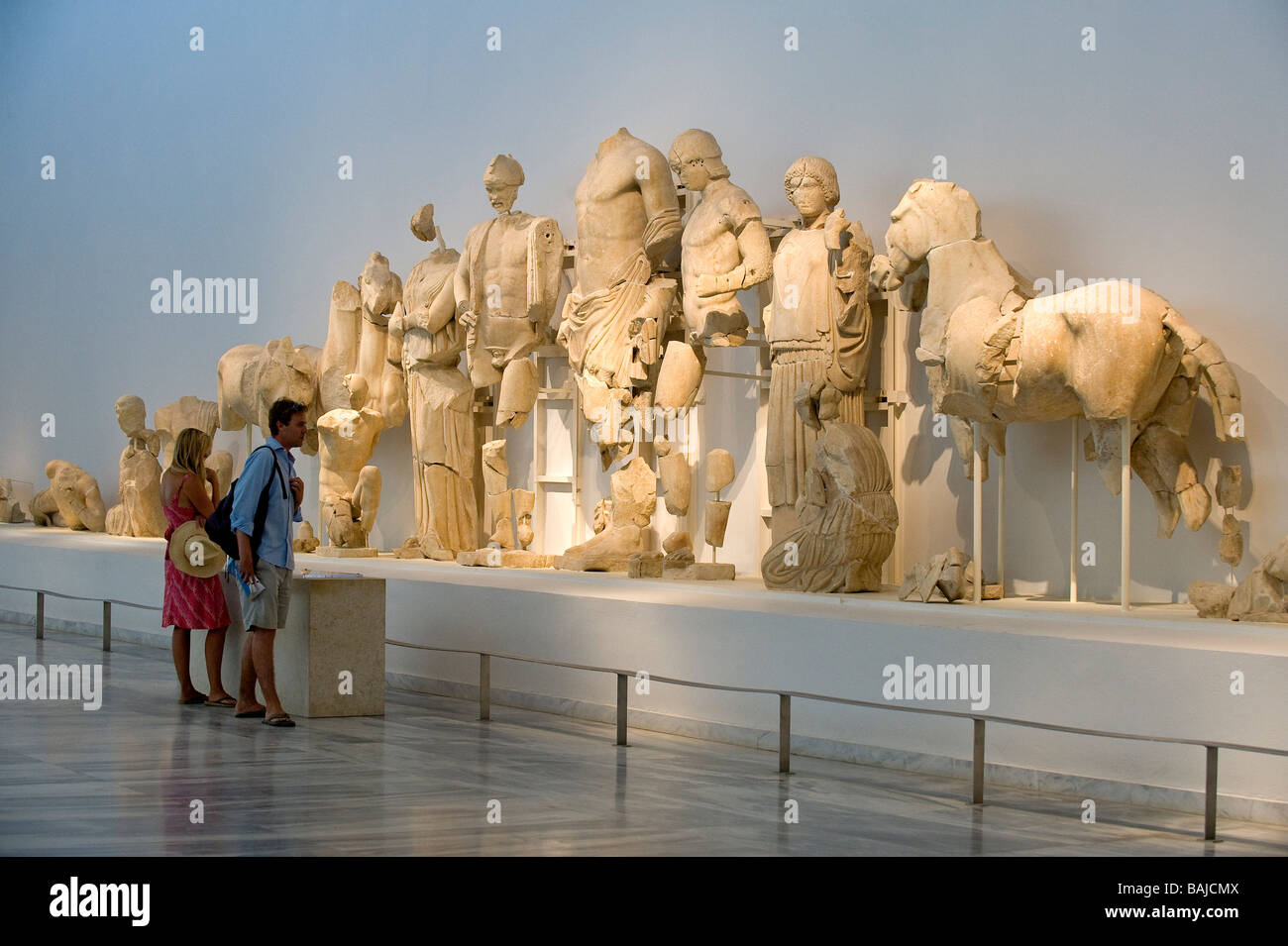 La Grèce, Péloponnèse, Olympia (Olympia), le Musée Archéologique, fronton du Temple de Zeus Banque D'Images