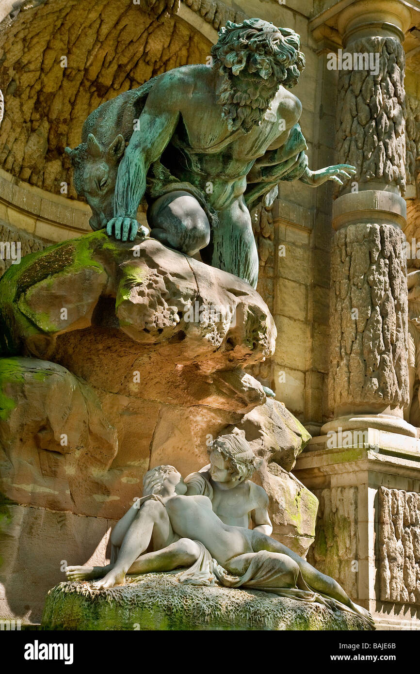 France, Paris, Jardin du Luxembourg, la fontaine Médicis, Acis et Galatée couchés sous un rocher, sur le dessus de lui le Cyclope Banque D'Images