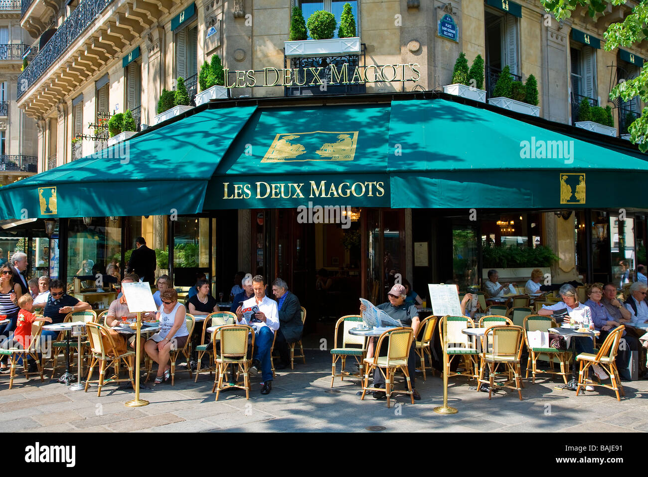 France, Paris, Saint Germain des Pres, Les Deux Magots Cafe Banque D'Images
