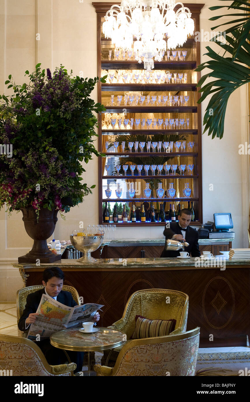 United States, New York, Manhattan, à l'angle de la 5e Avenue et de Central Park, le Plaza Hotel, bar avec champagne Banque D'Images