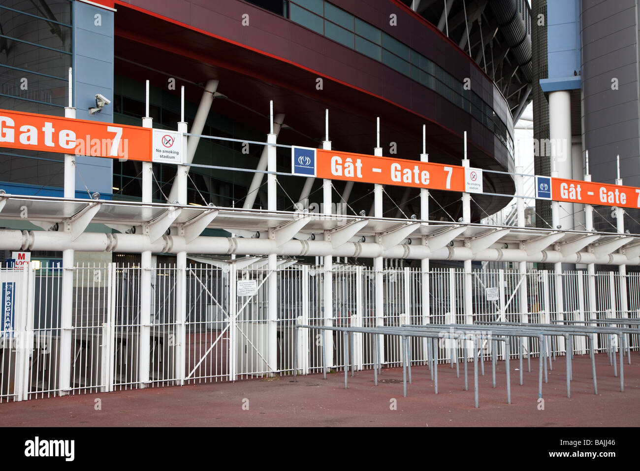 Portes fermées à double-langue Cardiff Arms Park rugby Wales UK Banque D'Images