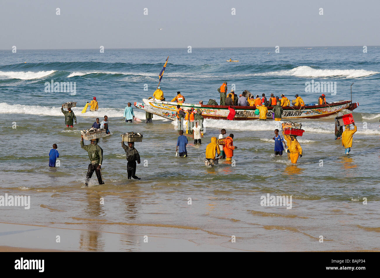 Sénégal, Kayar, port de poisson, le plus grand port de pêche au Sénégal, les  pêcheurs Photo Stock - Alamy