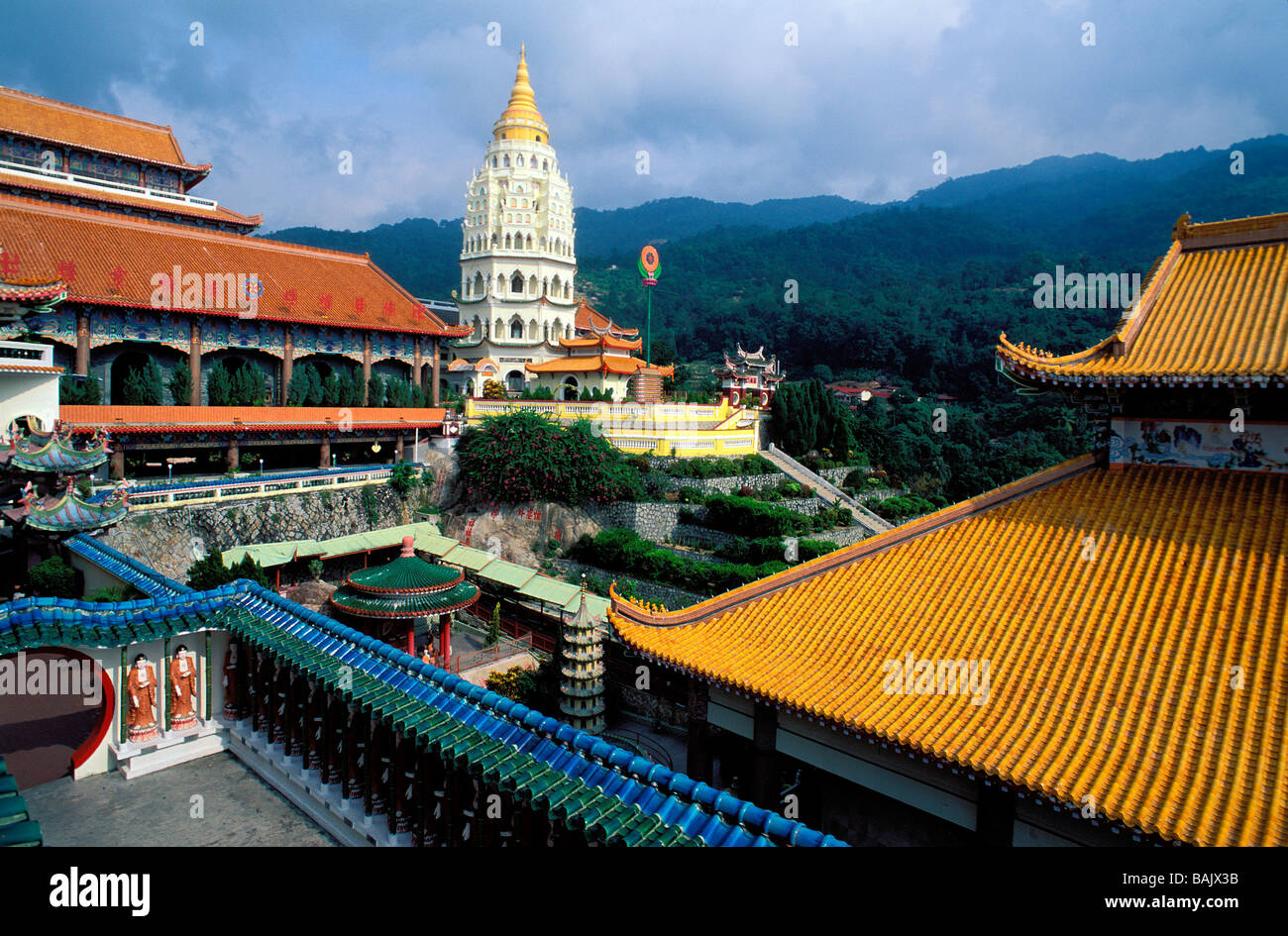 La Malaisie, l'État de Penang, Penang, vue du toit de la Kek Lok Si Temple bouddhiste Banque D'Images