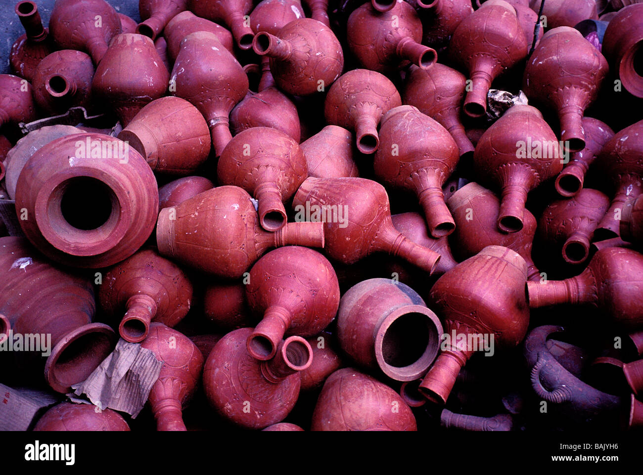 La vallée de Katmandou, Népal, Zone Bagmati, district de Bhaktapur, Bhaktapur, potiers, trimestre, pots empilés Banque D'Images