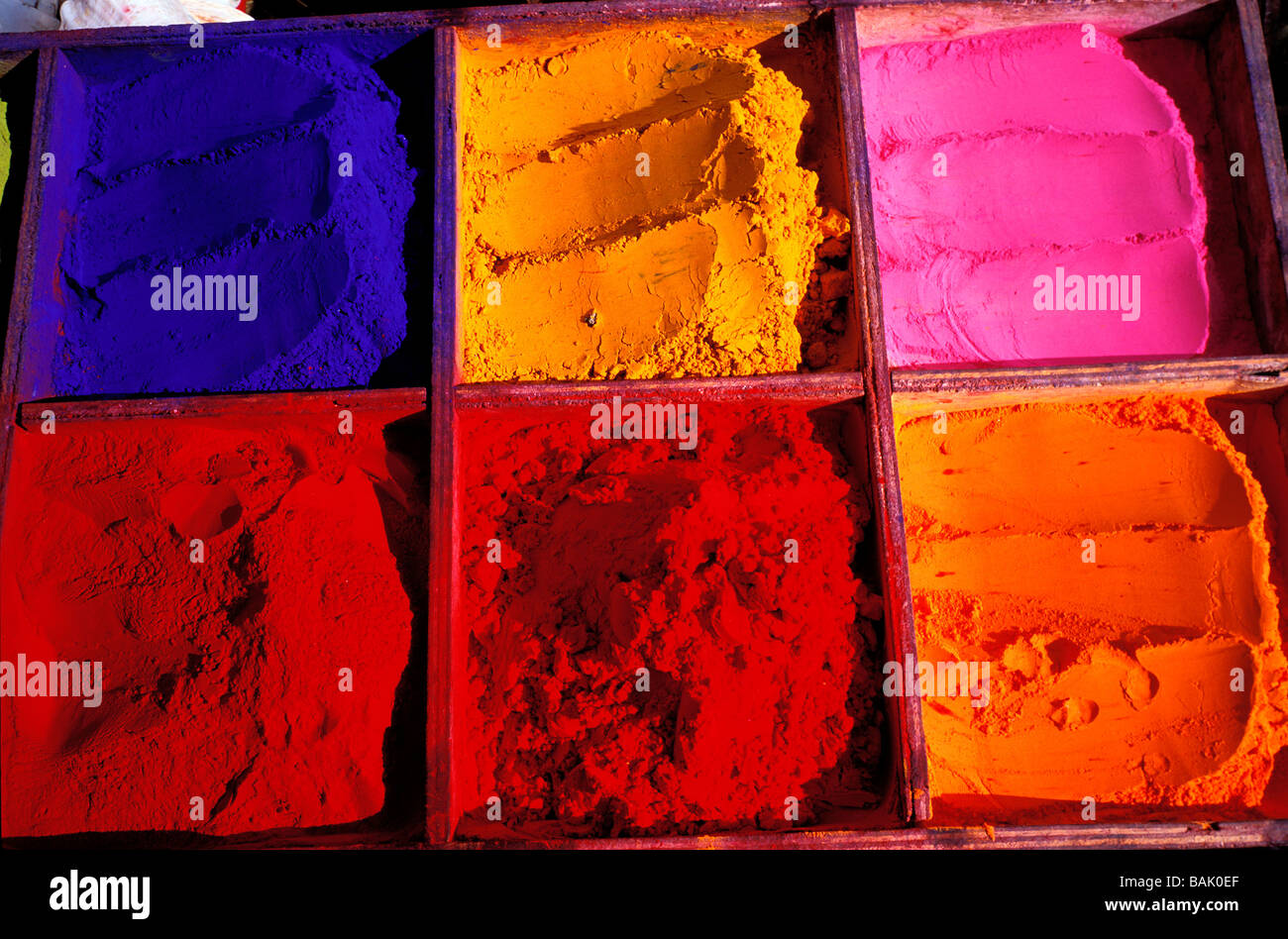 La vallée de Katmandou, Népal, Zone Bagmati, Katmandou, poudre de couleur pour les offrandes Banque D'Images