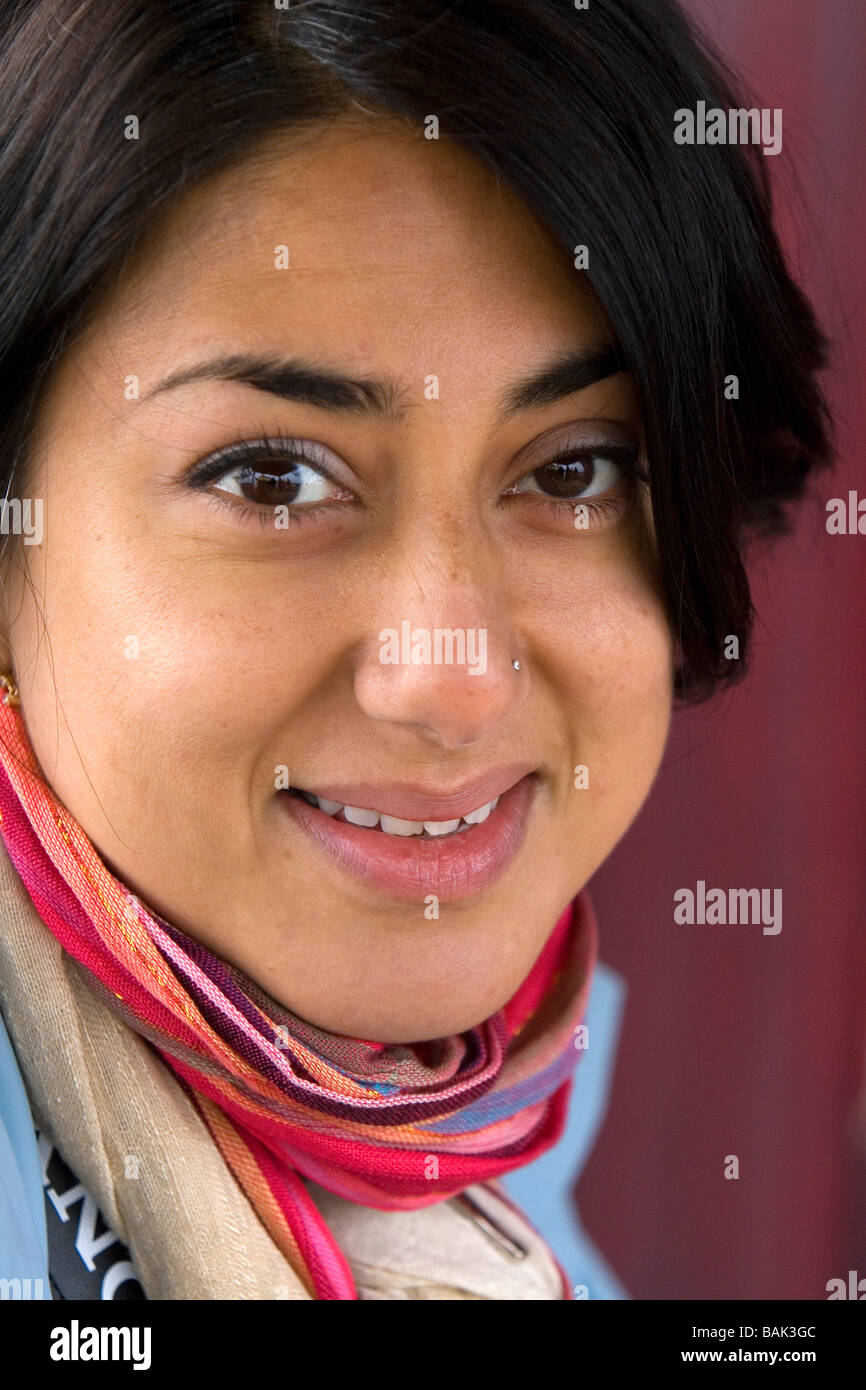 Portrait d'une pakistanaise en Baie d'Ha Long Vietnam Banque D'Images