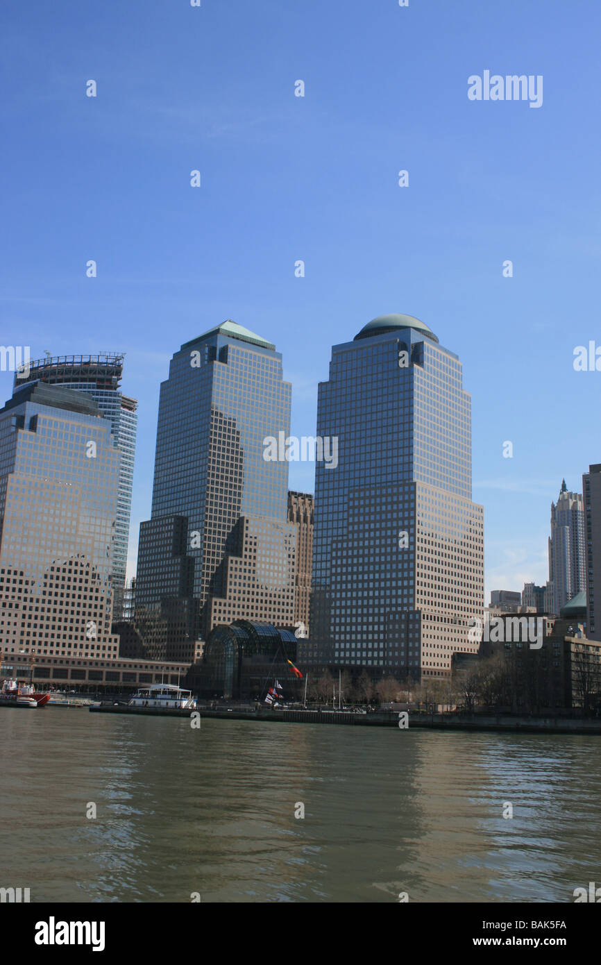 Côté Ouest de Manhattan skyline y compris le World Financial Center (à côté de Ground Zero) le long de la rivière Hudson. Banque D'Images