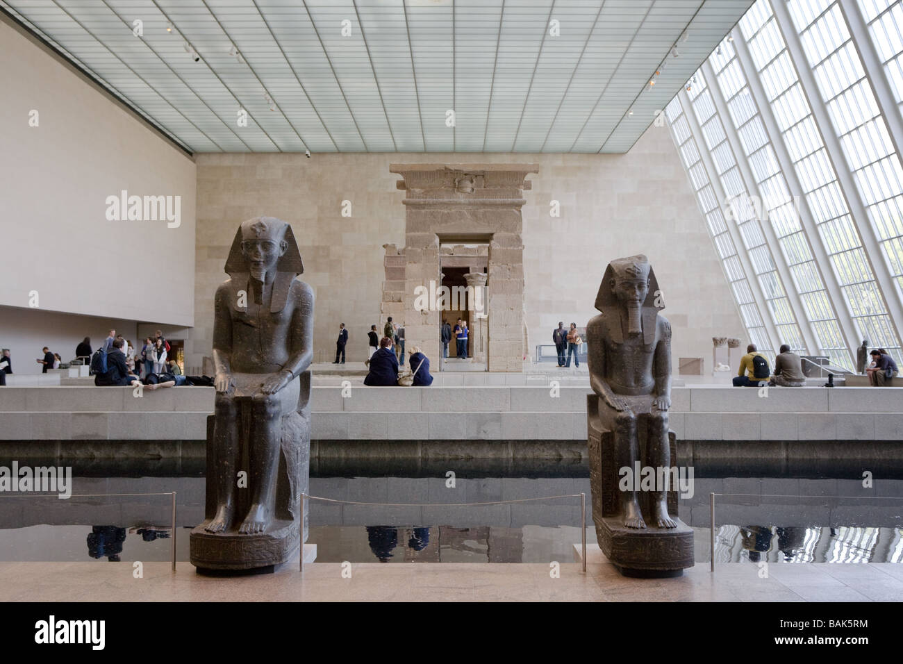 Temple de Dendur aile Sackler art égyptien du Metropolitan Museum de New York City Banque D'Images