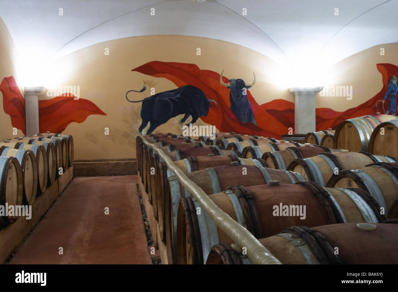 mur de tonneau banque d image et photos alamy