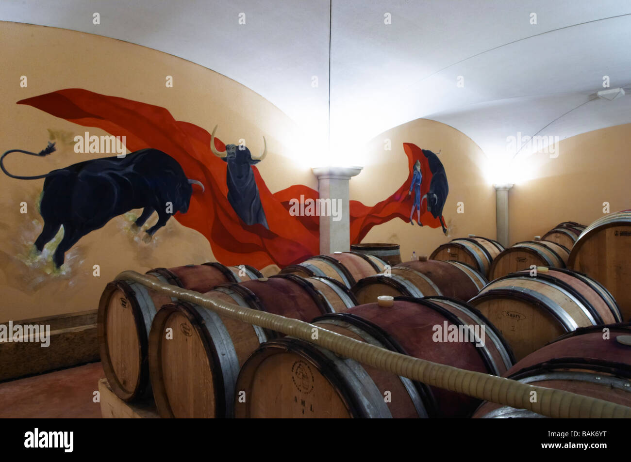 mur de tonneau banque d image et photos alamy