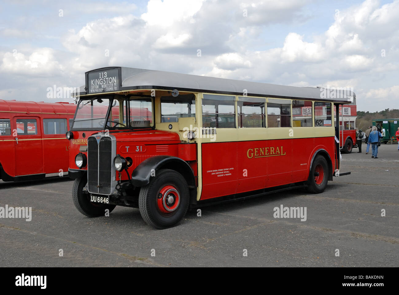 Trois quart vue latérale d'un 6646 UU 1929 AEC Regal JE T unique 31 decker bus au Musée Bus Cobham Autocars Annuelle de Printemps Banque D'Images