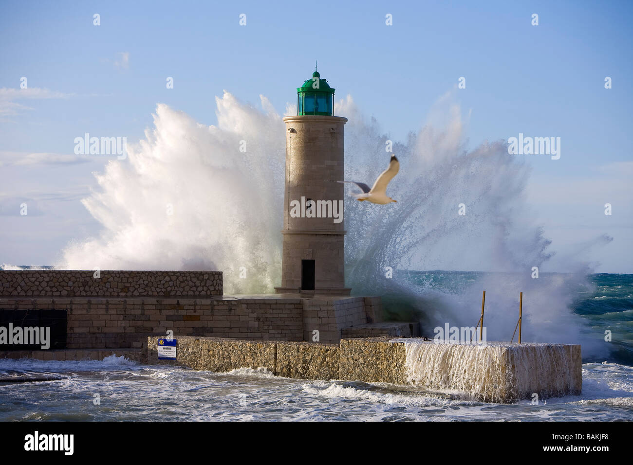 France, Bouches du Rhône, Cassis, Labbe, vent sud ouest de vent sur le phare de Cassis Banque D'Images