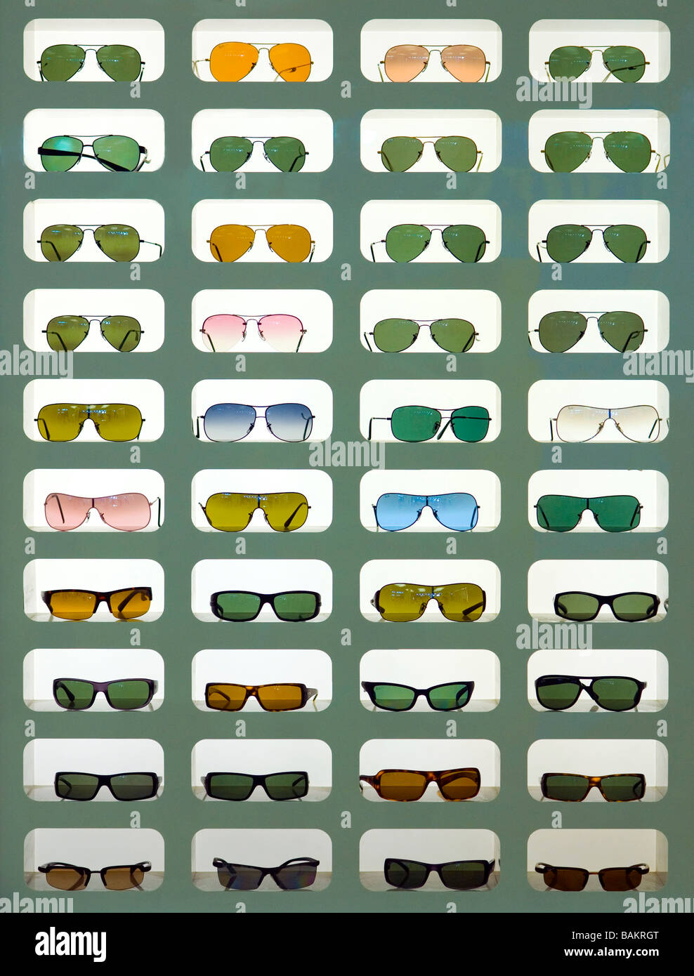 Différents types de lunettes de soleil Photo Stock - Alamy